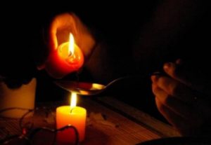Снятие сглаза и порчи с помощью воска